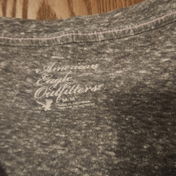 American Eagle Outfitters Gray Tee with Pastel Geometric Design - Picture 2 of 3